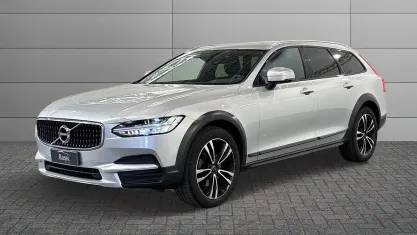 Usata Volvo V90 CC Business Edition 190 CV (139 kW) 2019 Argento metallizzato Station wagon