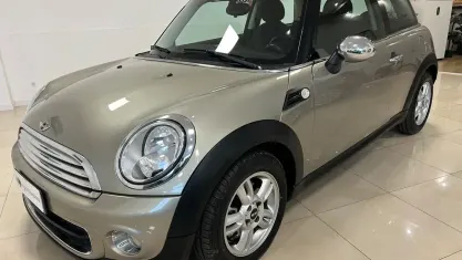 Usata Mini One D 90 CV (66 kW) 2011 Marrone Utilitaria