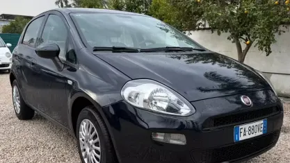 Usata Fiat Punto Lounge 70 CV (51 kW) 2015 Nero Utilitaria