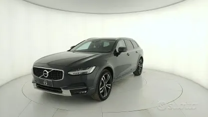 Usata Volvo V90 CC Pro 235 CV (172 kW) 2018 Blu Station wagon