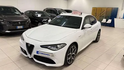 Bianco Usata 2019 Alfa Romeo Giulia Veloce Tre volumi | 26.900 € (Buon prezzo)