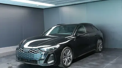 Nieuw Audi A5 S-Line 204 PK (150 kW) 2025 Zwart Stationwagen
