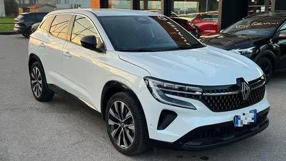 Usata Renault Austral Techno 200 CV (147 kW) 2023 Bianco nacré metallizzato SUV