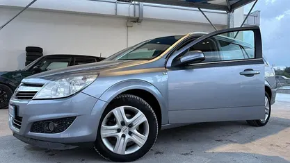 Usata Opel Astra Enjoy 110 CV (80 kW) 2009 Grigio Station wagon