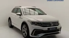 Pure white Usata 2021 VW Tiguan R-line SUV | 31.500 € (Buon prezzo)