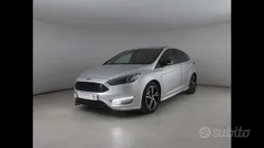 Grigio Usata 2016 Ford Focus ST-Line Tre volumi | 10.800 € (Buon prezzo)
