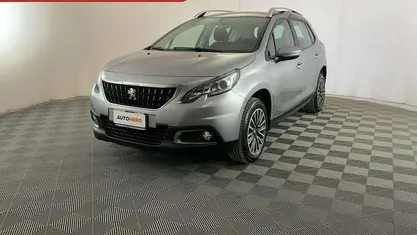 Grigio Usata 2017 Peugeot 2008 Active SUV | 12.199 € (Buon prezzo)