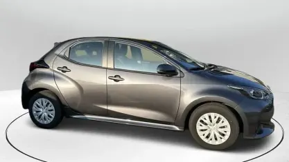 Usata Mazda 2 116 CV (85 kW) 2022 Grigio Utilitaria