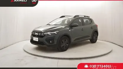 Usado Dacia Sandero Expression 101 CV (74 kW) 2025 Verde Berlina
