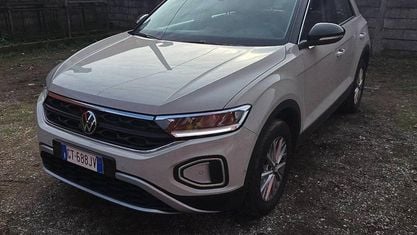 Usata VW T-Roc Life 110 CV (80 kW) 2024 Beige SUV