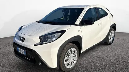Bianco Nuova 2025 Toyota Aygo X Active SUV | 16.300 € (Buon prezzo)