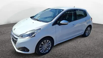 Usata Peugeot 208 Allure 83 CV (61 kW) 2019 Bianco Utilitaria