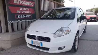 Usata Fiat Grande Punto Dynamic 75 CV (55 kW) 2007 Bianco Utilitaria