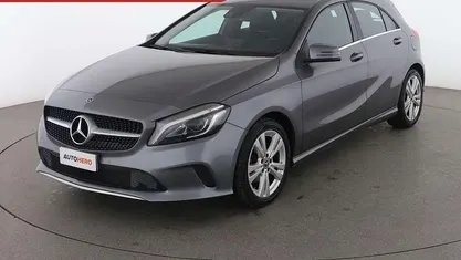 Usata Mercedes A180 110 CV (80 kW) 2018 Grigio Berlina