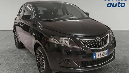 Usata 2024 Lancia Ypsilon S Due volumi | 13.890 € (Buon prezzo)