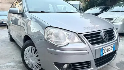Grigio Usata 2007 VW Polo Comfortline Tre volumi | 2750 € (Buon prezzo)