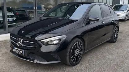 Usata Mercedes B200 Premium 150 CV (110 kW) 2019 Nero Monovolume