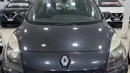 Usata Renault Scénic III 110 CV (80 kW) 2011 Grigio Monovolume