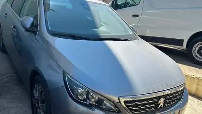 Usata Peugeot 308 GT-line 131 CV (96 kW) 2021 Grigio Station wagon