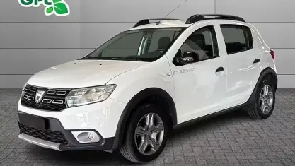 Usata Dacia Sandero Lauréate 90 CV (66 kW) 2017 Bianco Utilitaria