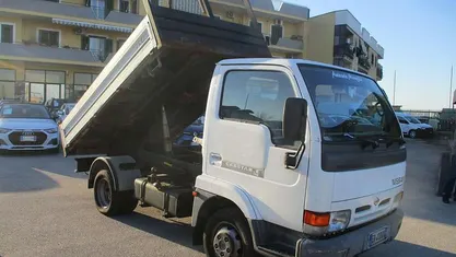 Usata Nissan Cabstar 106 CV (77 kW) 2001 Pick-up