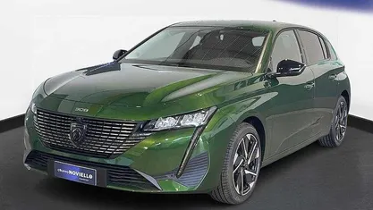 Verde Nuova 2025 Peugeot 308 Allure Tre volumi | 28.500 € (Buon prezzo)