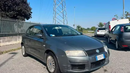 Usata Fiat Stilo 101 CV (74 kW) 2005 Grigio Berlina