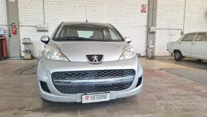 Usata Peugeot 107 68 CV (50 kW) 2008 Grigio Utilitaria