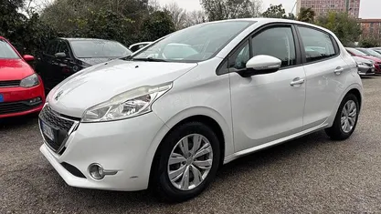 Usata Peugeot 208 68 CV (50 kW) 2013 Utilitaria
