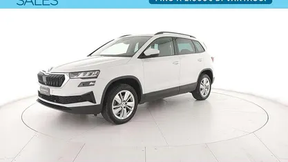 Bianco luna metallizzato Usata 2023 Skoda Karoq Executive SUV | 19.900 € (Buon prezzo)