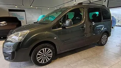 Usata Peugeot Partner Tepee Outdoor 99 CV (72 kW) 2018 Grigio Monovolume