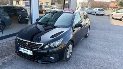 Usata Peugeot 308 Allure 131 CV (96 kW) 2020 Nero Station wagon