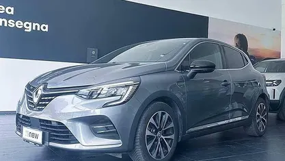 Usata Renault Clio V Techno 91 CV (66 kW) 2025 Grigio scisto Utilitaria