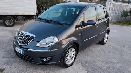 Usata Lancia Musa S 95 CV (69 kW) 2010 Grigio Monovolume