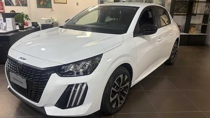 Ny Peugeot e-208 Style 2025 Vit Halvkombi