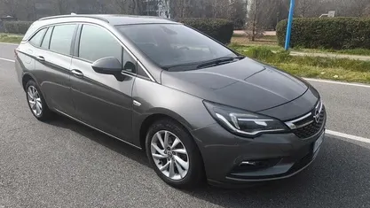 Usata Opel Astra 110 CV (80 kW) 2018 Grigio Station wagon