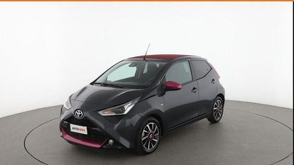 Usado Toyota Aygo X-wave 72 HP (52 kW) 2020 Cinzento Citadino