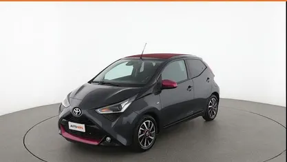 Second-hand Toyota Aygo X-wave 72 CP (52 kW) 2020 Gri Hatchback