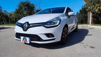 Bianco Usata 2017 Renault Clio IV Intens Tre volumi | 9499 € (Buon prezzo)