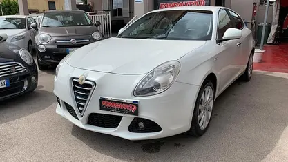 Usata 2012 Alfa Romeo Giulietta Distinctive Tre volumi | 5499 € (Ottimo prezzo)