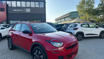 Usata Fiat 600 Pop 145 CV (106 kW) 2025 Rosso SUV