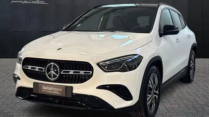 Nero Nuova 2025 Mercedes 200 SUV | 43.500 € (Super prezzo)