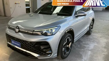 Usata VW Tiguan R-line 193 CV (141 kW) 2025 Dolomite silver metallizzato SUV
