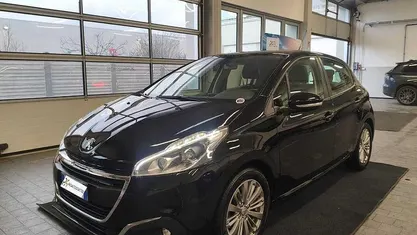 Usata Peugeot 208 Access 82 CV (60 kW) 2018 Nero Utilitaria