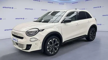 Bianco Usata 2025 Fiat 600 La Prima SUV | 22.990 € (Buon prezzo)