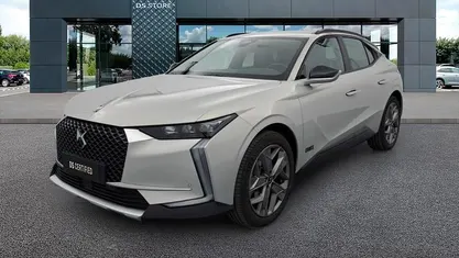 Usata DS Automobiles DS4 Crossback Trocadero 180 CV (132 kW) 2022 Grigio cristallo SUV
