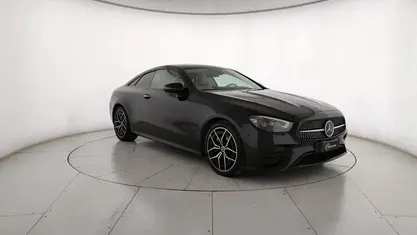 Usata Mercedes E400 Premium Plus 330 CV (242 kW) 2021 Nero Coupé