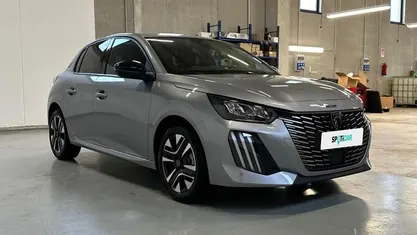 Usata Peugeot 208 Allure 102 CV (75 kW) 2025 Utilitaria