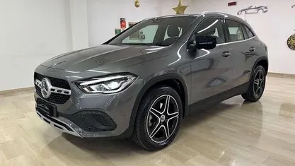 Grigio Usata 2023 Mercedes GLA180 Premium SUV | 32.800 € (Ottimo prezzo)