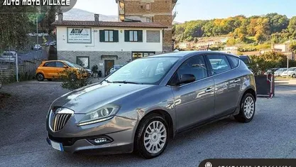 Usata Lancia Delta 120 CV (88 kW) 2010 Gray Utilitaria